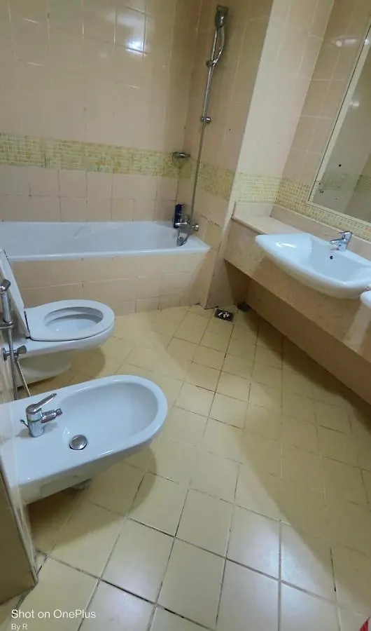 دبي The Center Residence بيت ضيافة
